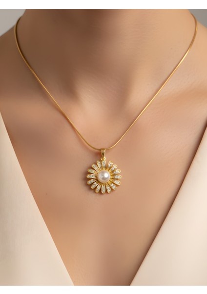 Çiçek Şeklinde Çelik Kolye