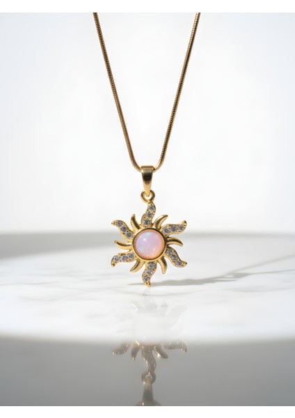 Güneş Şeklinde Taşlı Çelik Kolye