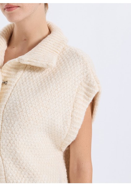 Dik Yaka Regular Fit Düz Ekru Kazak Kadın 261 Lcf 241020 Celına Ekru indirimleri