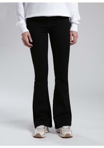 Yüksek Bel Ispanyol Paça Flare Siyah Kadın Denim Pantolon 261 Lcf 121002 Luna Towly Black fiyatları
