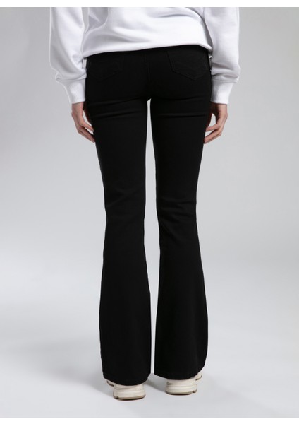 Yüksek Bel Ispanyol Paça Flare Siyah Kadın Denim Pantolon 261 Lcf 121002 Luna Towly Black modelleri