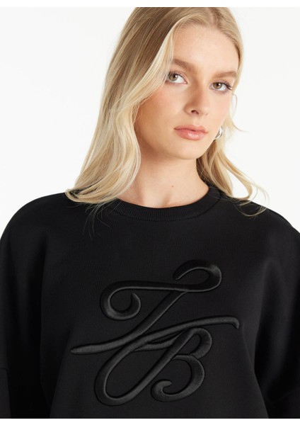 Bisiklet Yaka Nakışlı Siyah Kadın Sweatshırt TBWRTS1023 indirimleri