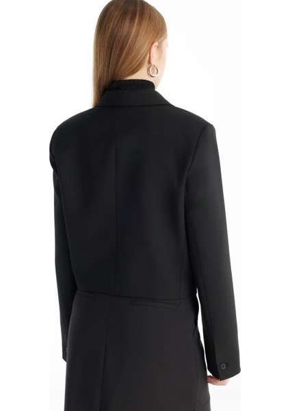 Cropped Fit Siyah Kadın Ceket TBWRJC1021 indirimleri