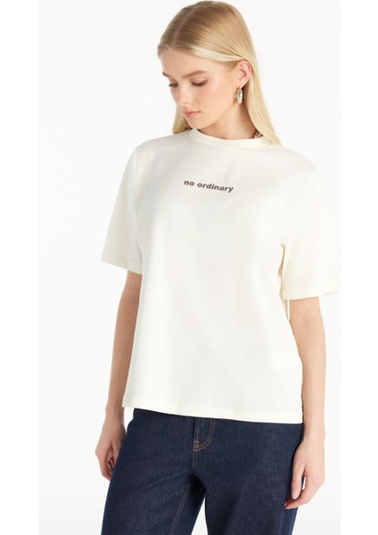 Bisiklet Yaka Baskılı Ekru Kadın T-Shirt TBWRTS1054 modelleri