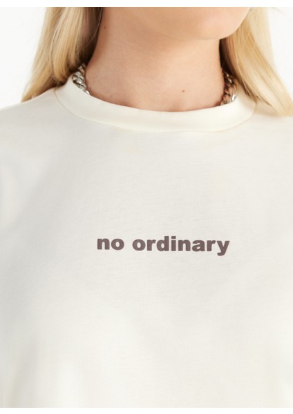 Bisiklet Yaka Baskılı Ekru Kadın T-Shirt TBWRTS1054 indirimleri