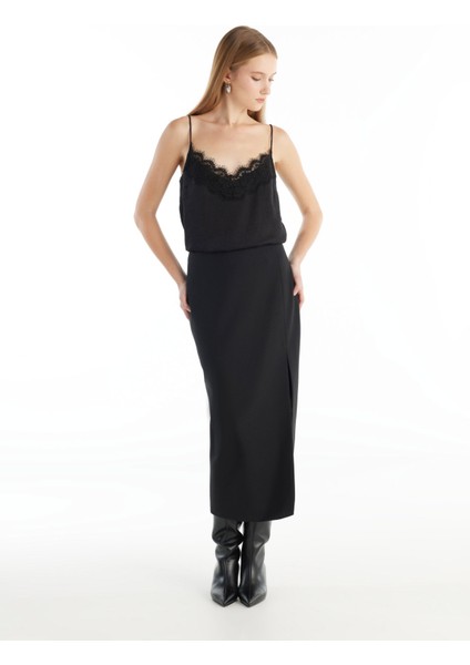 V Yaka Düz Siyah Kadın Bluz TBWRSH1016 fırsatları