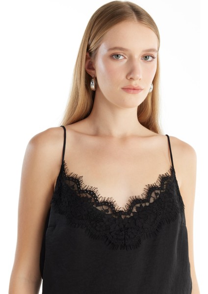 V Yaka Düz Siyah Kadın Bluz TBWRSH1016 indirimleri