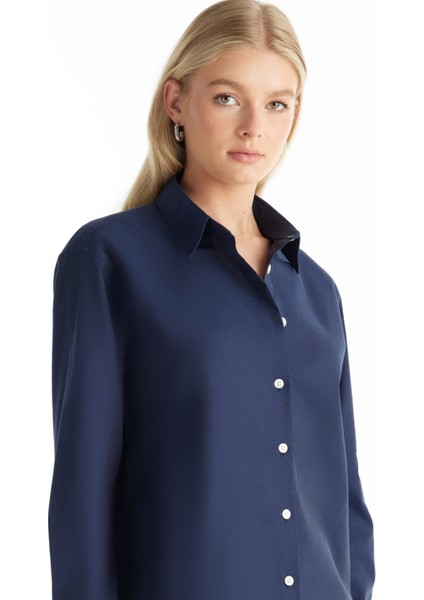 Regular Fit Klasik Gömlek Yaka Oxford Lacivert Kadın Gömlek TBWRSH1030 fiyatları