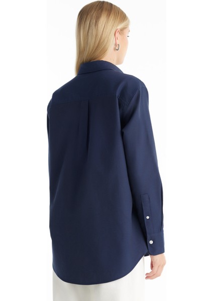 Regular Fit Klasik Gömlek Yaka Oxford Lacivert Kadın Gömlek TBWRSH1030 modelleri