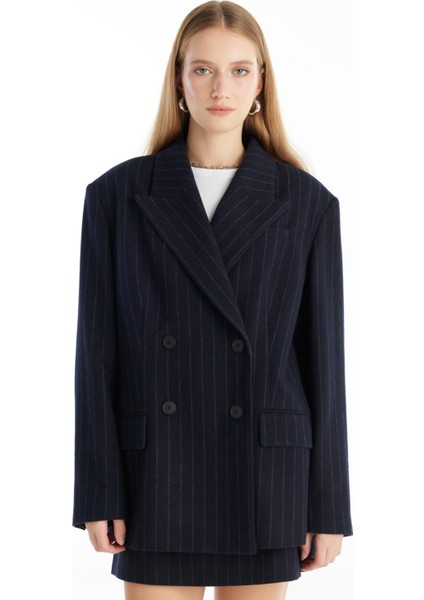 Oversized Lacivert Kadın Ceket TBWRJC1017-1