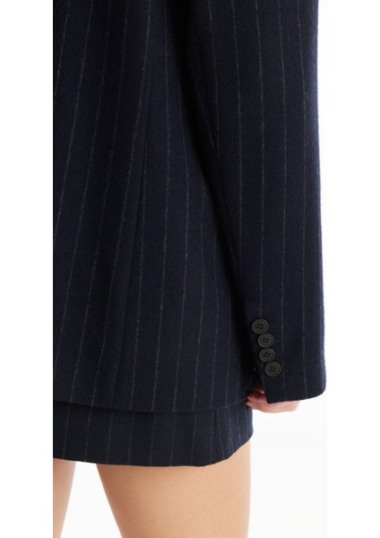 Oversized Lacivert Kadın Ceket TBWRJC1017-1