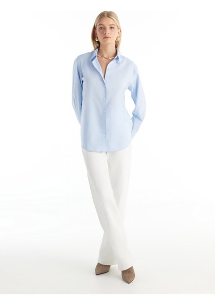 Regular Fit Klasik Gömlek Yaka Oxford Mavi Kadın Gömlek TBWRSH1030 fırsatları