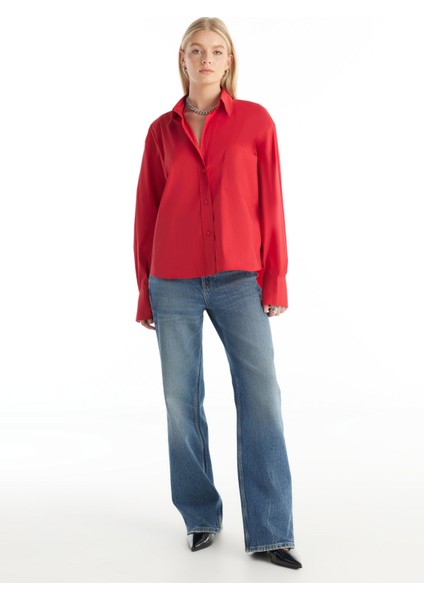Regular Fit Klasik Gömlek Yaka Düz Kırmızı Kadın Gömlek TBWRSH1019 fırsatları