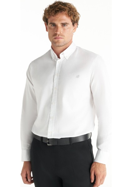 Comfort Fit Düğmeli Yaka Oxford Beyaz Erkek Gömlek TBMRSH1010