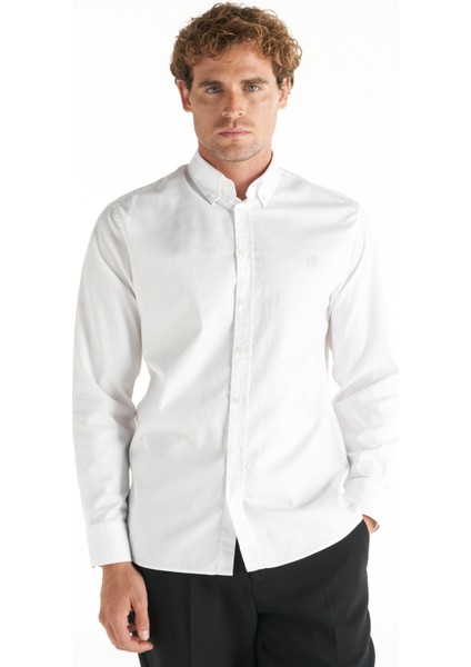 Comfort Fit Düğmeli Yaka Oxford Beyaz Erkek Gömlek TBMRSH1010 modelleri