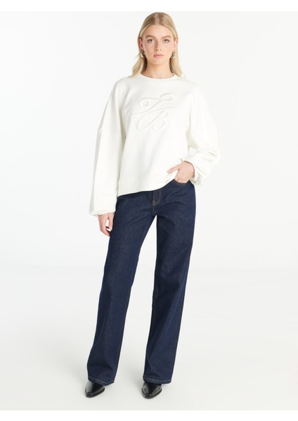 Bisiklet Yaka Nakışlı Ekru Kadın Sweatshırt TBWRTS1023 fiyatları