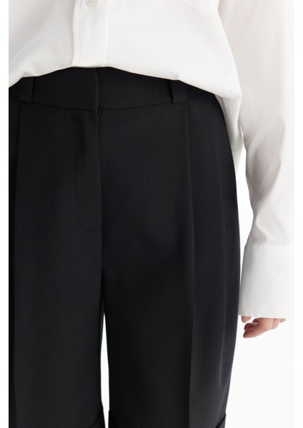 Orta Bel Rahat Siyah Kadın Şort TBWRTR1042 indirimleri