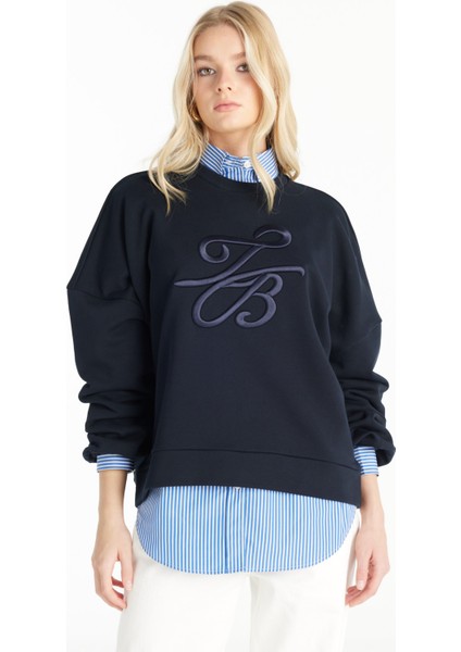 Bisiklet Yaka Nakışlı Lacivert Kadın Sweatshırt TBWRTS1023 modelleri