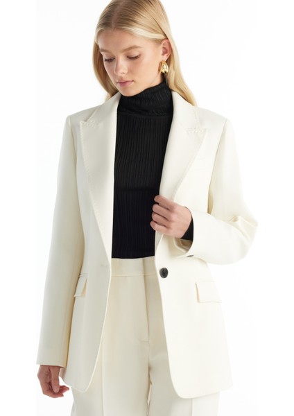 Tailored Fit Kırık Beyaz Kadın Ceket TBWRJC1016 fırsatları
