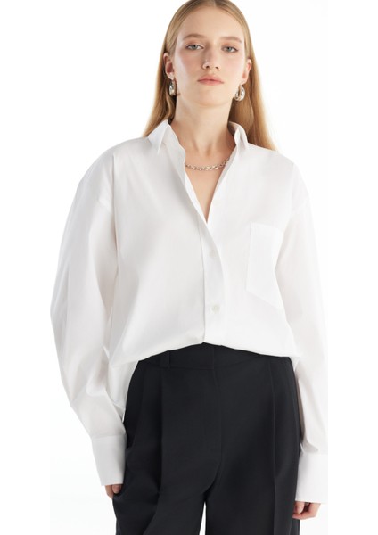 Regular Fit Klasik Gömlek Yaka Düz Kırık Beyaz Kadın Gömlek TBWRSH1019