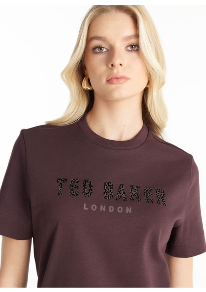 Bisiklet Yaka Baskılı Bordo Kadın T-Shirt TBWRTS1029 indirimleri