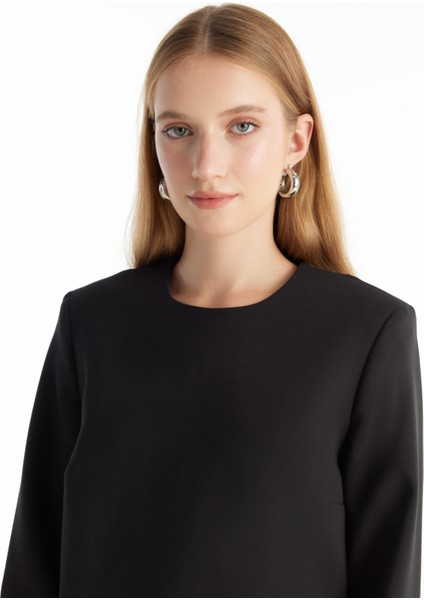 Bisiklet Yaka Düz Siyah Mini Kadın Elbise TBWRDR1000