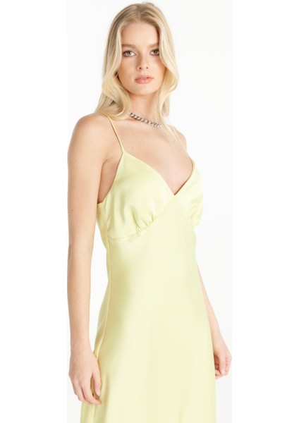 V Yaka Düz Sarı Uzun Kadın Elbise TBWRDR1018