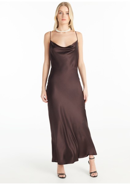 Degaje Yaka Düz Koyu Kahve Uzun Kadın Elbise TBWROC1003