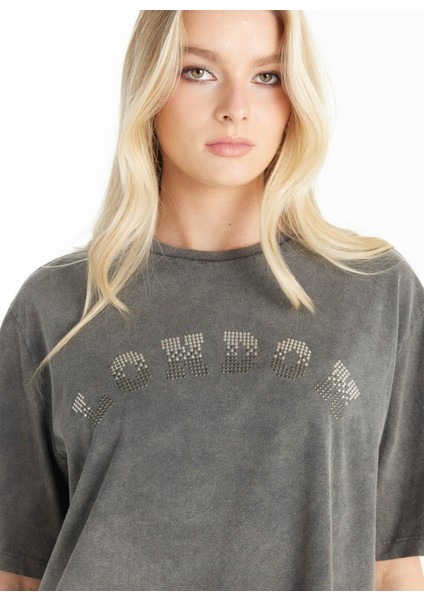 Bisiklet Yaka Taşlı Antrasit Kadın T-Shirt TBWRTS1055 indirimleri