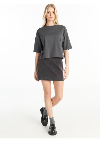 Bisiklet Yaka Baskılı Antrasit Kadın T-Shirt TBWRTS1017 fiyatları