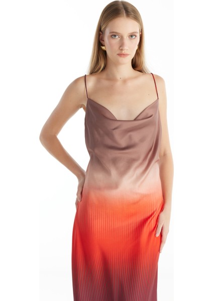 Degaje Yaka Desenli Kırmızı Uzun Kadın Elbise TBWRDR1016 fırsatları