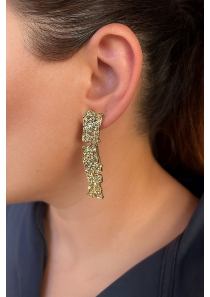 Lüks Gold Rengi Dikdörtgen Sallantılı Küpe Dokulu Pürtüklü Uzun Kadın Abiye