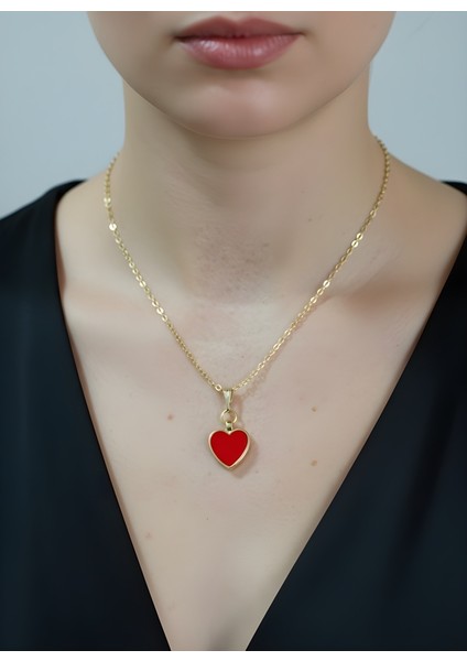 Kırmızı Kalp Detaylı Altın Renk Ince Zincir Kadın Kolye