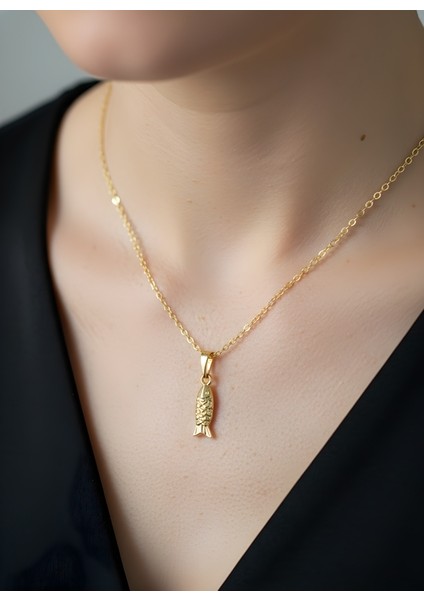 Balık Figürlü Altın Renk Ince Zincir Kadın Kolye