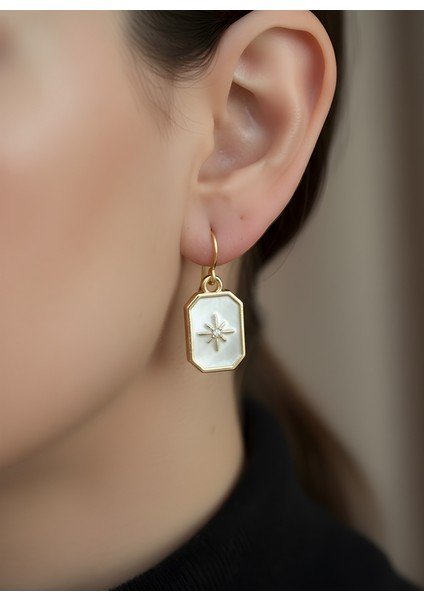 Beyaz Dikdörtgen Form Yıldız Motif Sedef Görünümlü Kadın Küpe