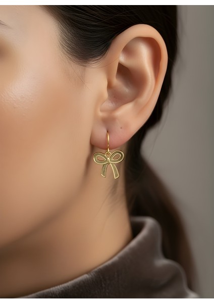 Altın Renk Fiyonk Motif Minimal Zarif Modern Tasarım Kadın Küpe