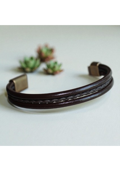 Kahverengi Deri Bileklik, Örgü Detaylı, Mıknatıs Kapamalı, 3 Beden Seçeneği, Sade ve Şık