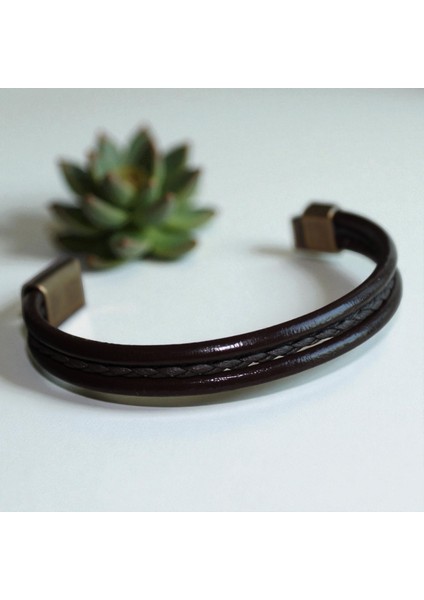 Kahverengi Deri Bileklik, Örgü Detaylı, Mıknatıs Kapamalı, 3 Beden Seçeneği, Sade ve Şık indirimleri