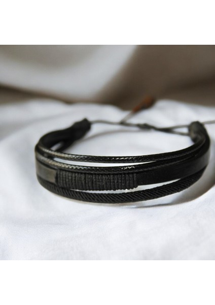 Erkek Siyah Deri Bileklik Ip Sargılı Asansör Kapama
