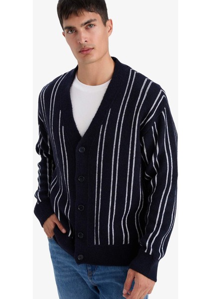 Relax Fit V Yaka Çizgili Düğmeli Triko Hırka F7279AX25WN