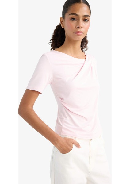 Slim Fit Dar Kesim Kayık Yaka Kısa Kollu Tişört