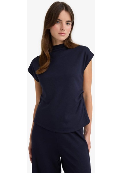 Slim Fit Dar Kesim Yarım Balıkçı Yaka Pike Kolsuz Bluz F7760AX25AU