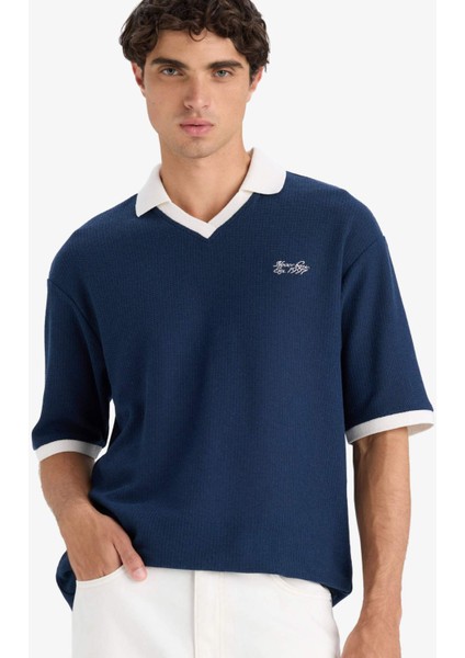 Boxy Fit Rahat Kesim Polo Yaka Kontrast Renkli Dokulu Kısa Kollu Tişört