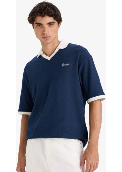 Boxy Fit Rahat Kesim Polo Yaka Kontrast Renkli Dokulu Kısa Kollu Tişört