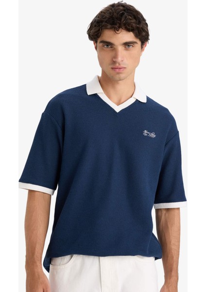 Boxy Fit Rahat Kesim Polo Yaka Kontrast Renkli Dokulu Kısa Kollu Tişört