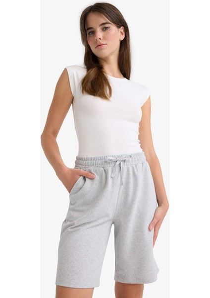 Regular Fit Normal Bel Düz Paça İnce Bermuda Şort W9369AZ25AU