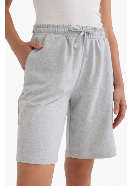 Regular Fit Normal Bel Düz Paça İnce Bermuda Şort W9369AZ25AU