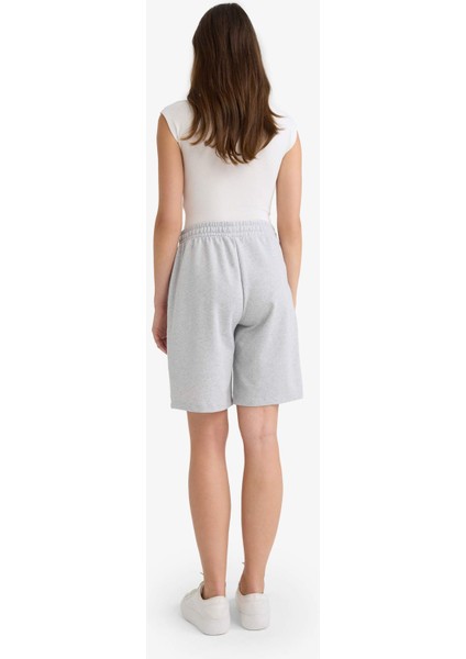 Regular Fit Normal Bel Düz Paça İnce Bermuda Şort W9369AZ25AU