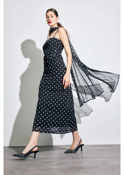 Bodycon Vücudu Saran Kare Yaka Puantiyeli Tül Askılı Midi Elbise