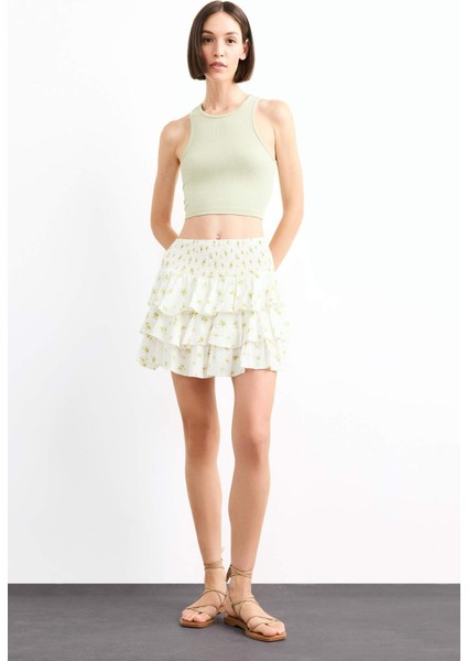 Beli Lastikli Çiçek Desenli Volanlı Mini Etek